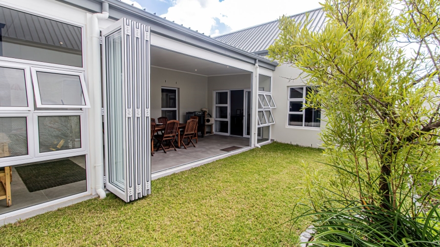 To Let 4 Bedroom Property for Rent in Sitari Country Estate Western Cape